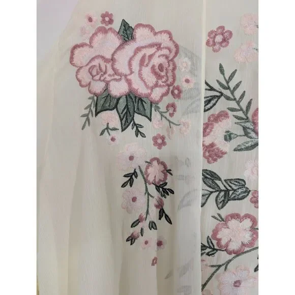 Torrid Embroidered Floral Kimono 3X Cream Boho Coastal Grandmother Fringe Wrap - Picture 6 of 14